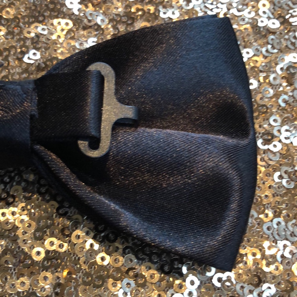 NWOT black formal  satin bowtie, pre-tied - Picture 12 of 14